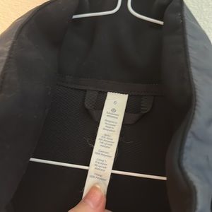Size 6 lululemon jacket